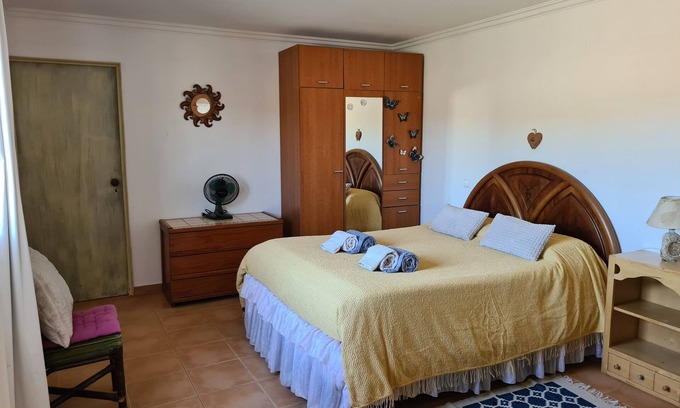 Barracao Haus | Casa de Férias no Campo, Lugar Para Relaxar Perto de Eventos e Praias do Algarve