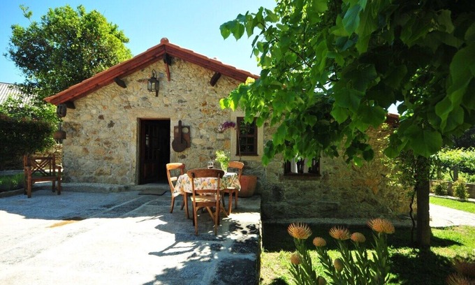 Vila Nova de Cerveira Haus | Casa de Santiago Charming Cottage w/ Beautiful Garden