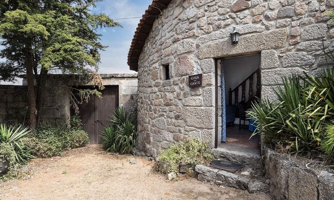 Chaves Haus | Casa do Canto / Quinta von Santa Isabel