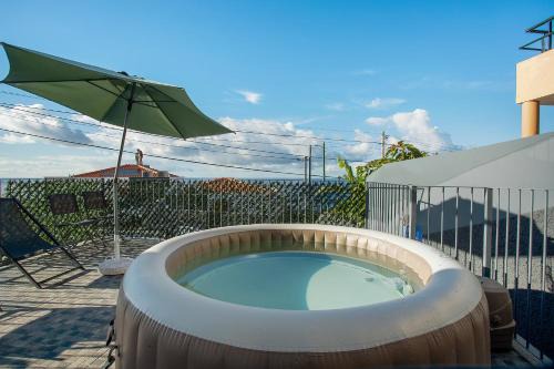 Ribeira Brava Haus | Casa Do Tempo com Jacuzzi