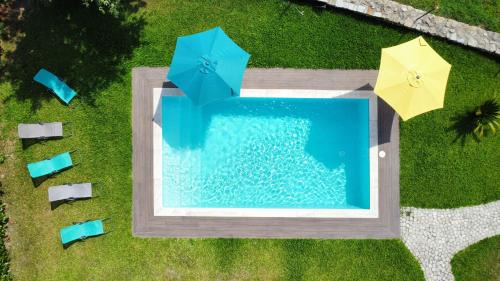 Moncao Haus | Casa doNegrinho com Piscina e Bungalow sem Piscina