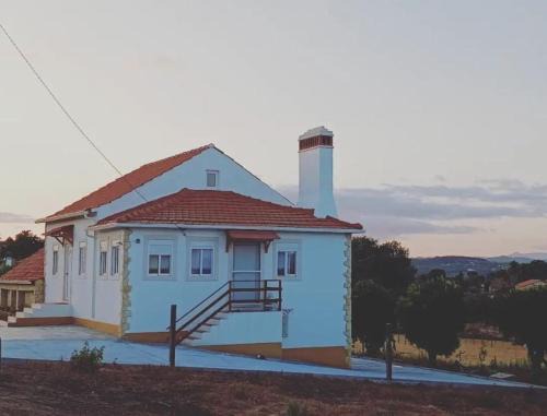 Nossa Senhora do Pranto Haus | Casa dos pássaros