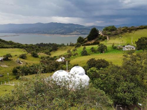 Sesquile Haus | CASA GLAMPiNG GUATAVITA Familiar Cap Max 13 pers