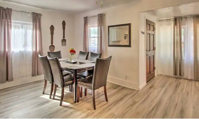 Raynolds Addition Haus | Casa La Flor