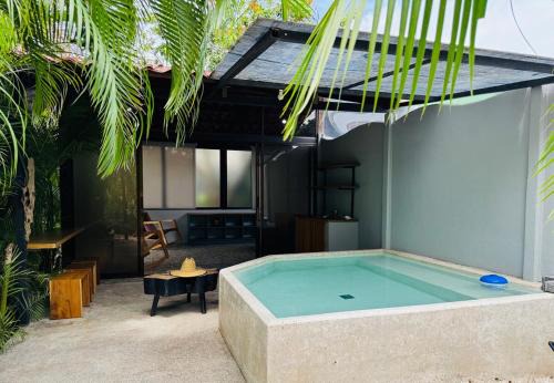 Paquera Haus | Casa Marañón con piscina Bioluminicencia Tortuga y Playa Quesera