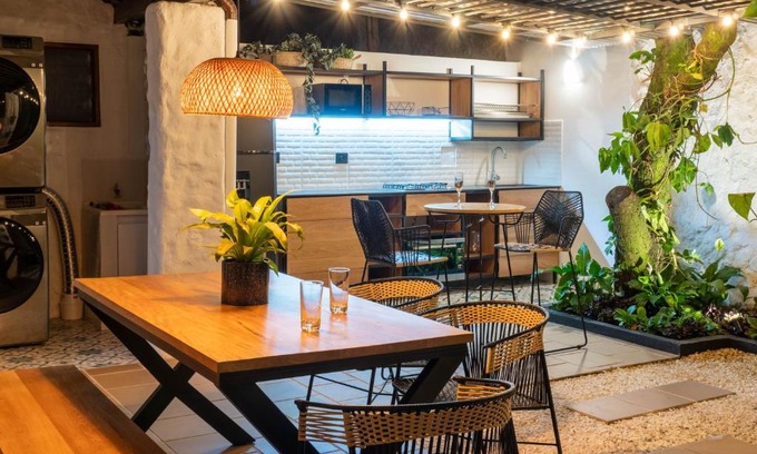 La Aguacatala Bed & Breakfast | Casa Medallo