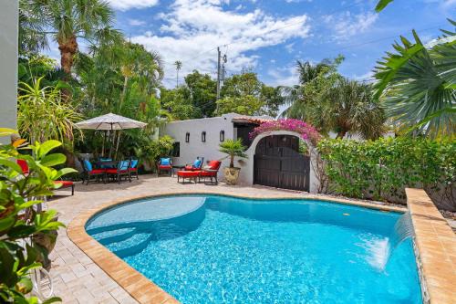 Sunshine Park Haus | Casa Michaeline - Escape to a Glamorous Spanish Pool Oasis