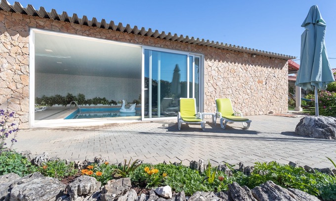 Sao Vicente do Paul Haus | Villa mit beheiztem Innenpool - Winter- und Sommerurlaub