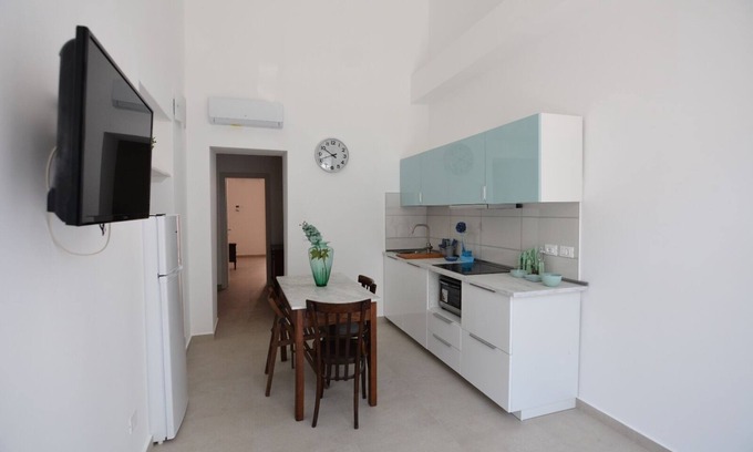 Santa Teresa di Riva Wohnung | Casa Ortensia, cozy ground-floor apartment 2 minutes from the beach.