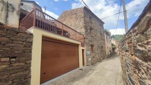 Proenca-a-Nova Haus | Casa Resineiro com Garagem e Terraço