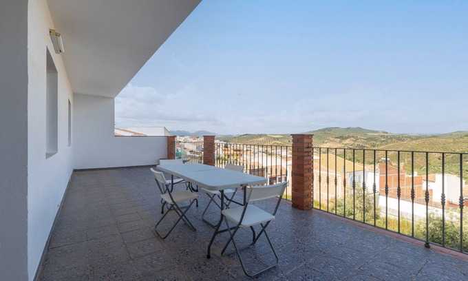 Villanueva de Tapia Haus | CASA SALINAS - Wohnung mit Bergblick und kostenloses WLAN