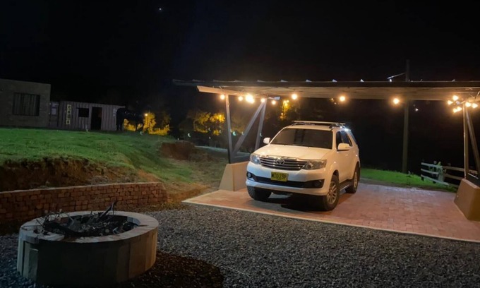 Chiquinquira Hütte | CASA SANTO DOMINGO, romantic cabin with city view, 10 min from downtown