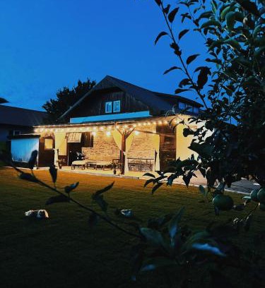 Douazeci si Trei August Haus | Casa Simon