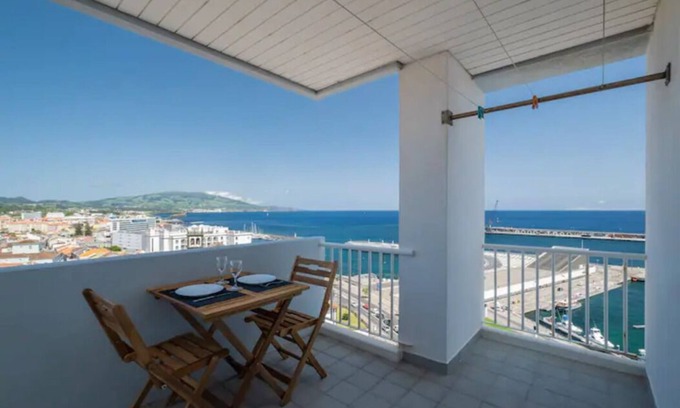 Ponta Delgada Eigentumswohnung | Casa Soleil In the Best location on the Island | Stunning Ocean and City Views!