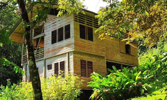 Puerto Jimenez Haus | Casa Sonrisa, Bambusstrandhaus. 8 Traveler's Awards, (siehe auch Casa Bambu)