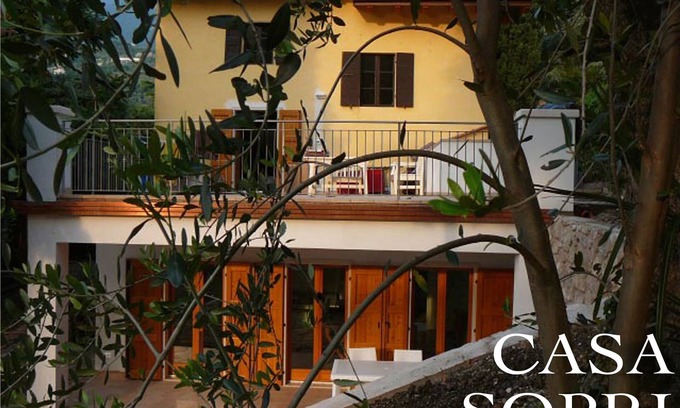 Malcesine Wohnung | Casa Sopri: Himmlische Ruhe inmitten lebhaften Treibens: im Park am Badestrand.