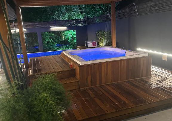 Juquehy Haus | Casa térrea com acessibilidade em Juquehy com piscina climatizada e hidromassagem