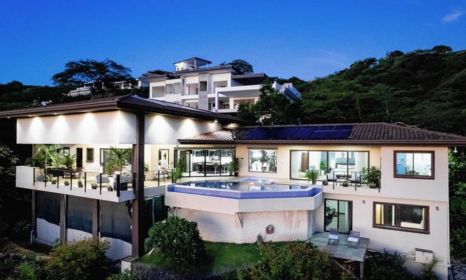 Coco Haus | Solar Hot tub, Walk to Beach, Daily Housekeeping Included