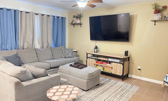 Sierra Vista Haus | Casa Topaz - Cul-de-Sac Home Close to Amenities