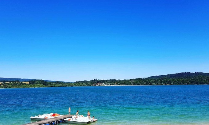 Marigny Wohnung | CASCADE Hütte am See Chalain: 3 * Hütte Typ Chalet 5 Minuten zu Fuß vom Strand entfernt