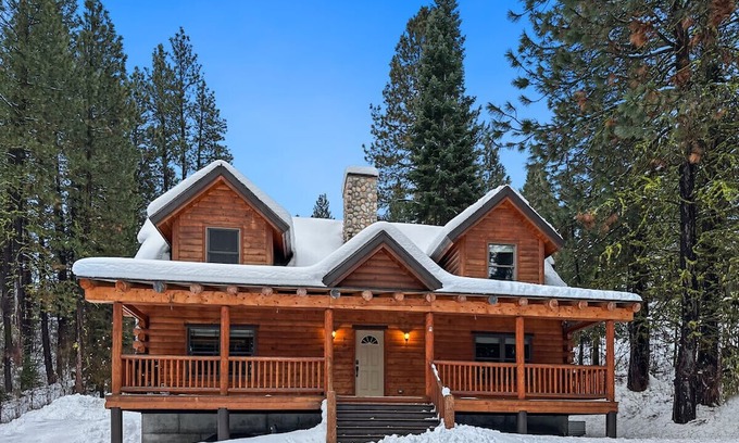 Cascade Kabine | Cascade Log Cabin. Walk to the Lake and Golf Course