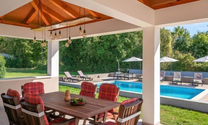 Prodol Haus | Casetta Filip by Interhome