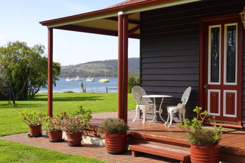 Dunalley Haus | Casilda House-Central Waterfront