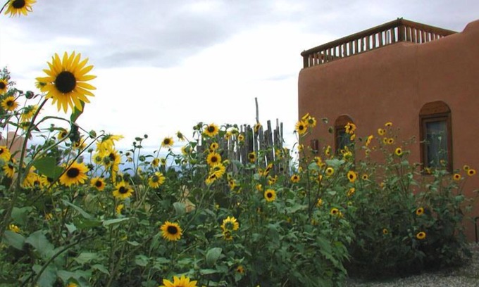 Arroyo Seco Haus | Casita Luminosa Roof Top Deck Los Altos Clubhouse indoor pool -tennis court