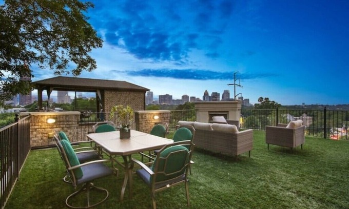 Midtown Haus | Castle House with Rooftop Views in Old Forth Ward Atlanta