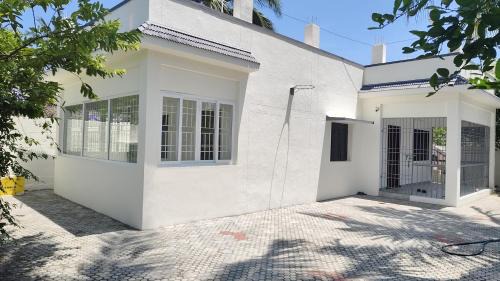 Kalpakkam Haus | CATCH A WAVE Farm House