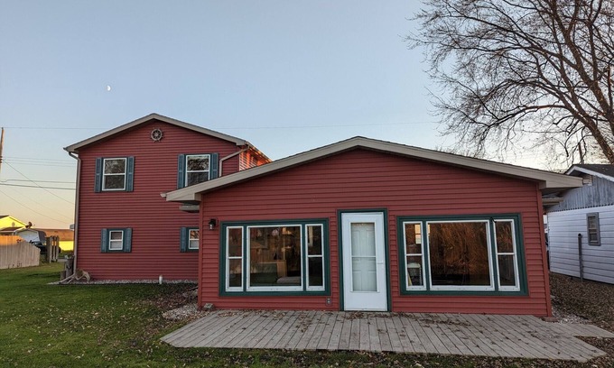 Standish Township Kabine | A Catch on the Canal! - Minutes from the Casino