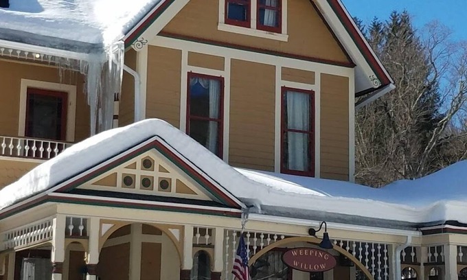 Fleischmanns Haus | Catskills Victorian Mit Kamin & Blick auf die Berge zum Skifahren, Angeln & Wandern