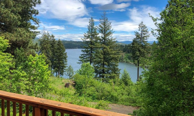 Worley Haus | Cave Bay Vacation Rental with Game Room!