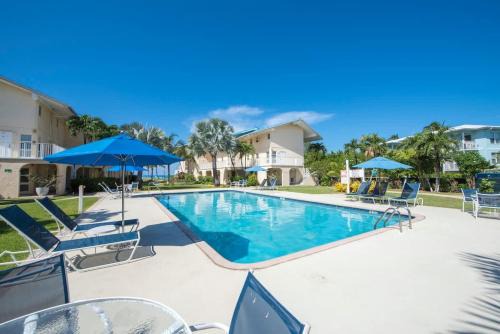 Seven Mile Beach Haus | Cayman Reef Resort #6