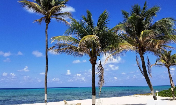 West Bay Eigentumswohnung | Cayman White Sand Beach + ruhiger Pool = Entspannung
