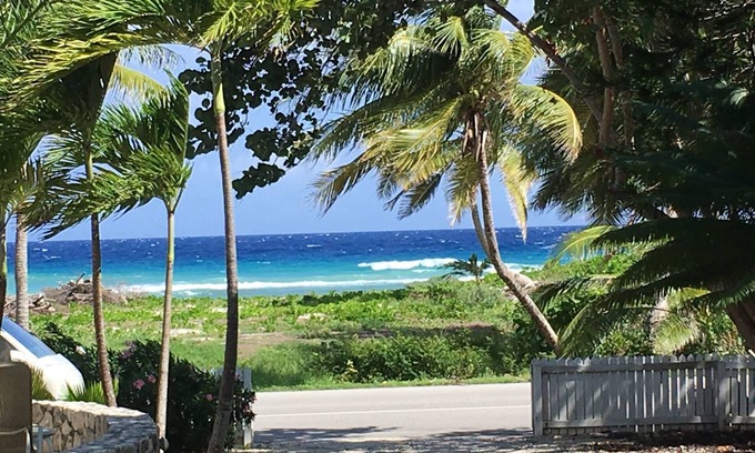 North Side Haus | Charming Caymanian Stil Ferienhaus mit eigenem Pool - 3 BDR-3-Bad