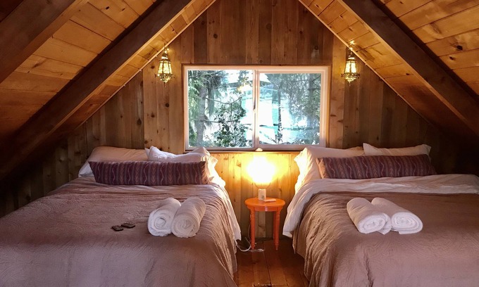 Longbranch Kabine | Cedar A-Frame with sunset views over the cove