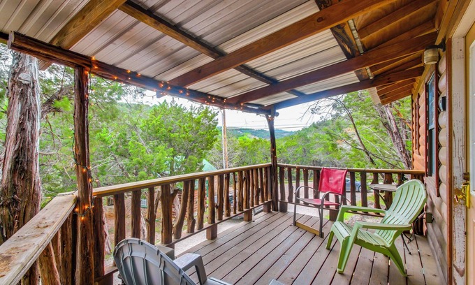 Davis Wohnung | ‘Cedar Falls Cabins #6’: Hillside w/ Views!