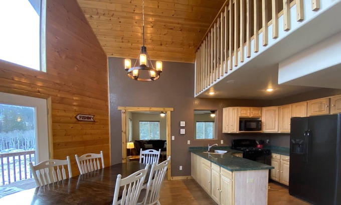 Mammoth Creek Kabine | Cedar Pine Cabin at Panguitch Lake