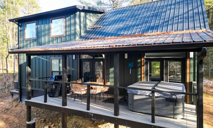 Campton Kabine | Cedar Ridge Red River Gorge HotTub WiFi