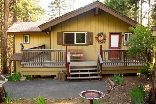 Lake Almanor Country Club Haus | Cedar Ridge Retreat Lake Almanor
