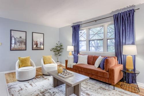 Benson Haus | Central 4BD Home - Spacious Backyard & Fun Games