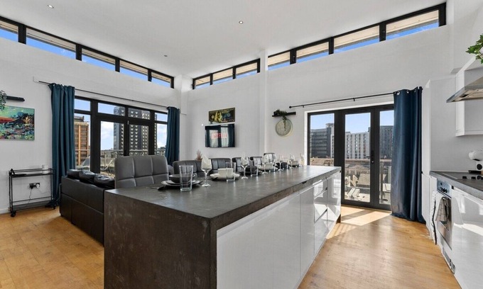 Castle Quarter Wohnung | Central Cardiff Penthouse - Private Rooftop