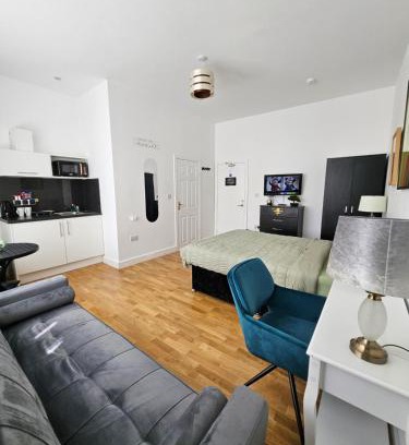 Leek Haus | Central Chambers Suites - Suite 1