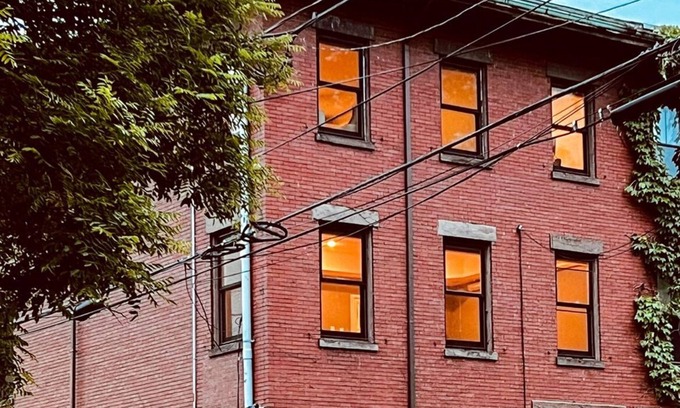 The Port Haus | Central Square 3BR w/ parking Luxury House