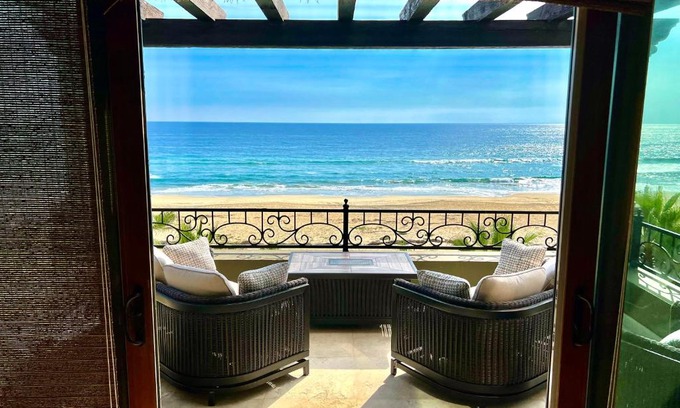 Cerritos Wohnung | Cerritos Beach Resort-Like Oceanfront Condo