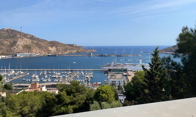 Los Puertos Wohnung | AUSGEZEICHNETES ZERTIFIKAT Apartment C6 Wi-Fi, Pool, Panoramablick auf das Meer