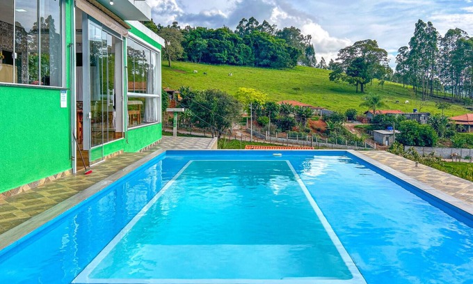 Extrema Haus | Chácara com WiFi, piscina,churrasqueira e conforto