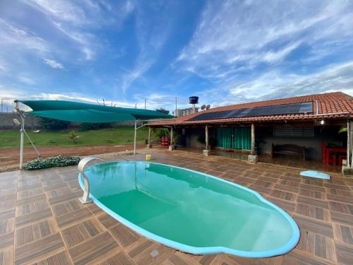 Itaucu Haus | Chácara de lazer em Ordália com piscina aquecida e lago de pesca