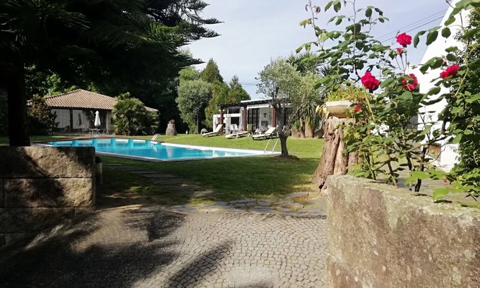Santa Maria da Feira Skihütte | Schönes Haus in der grünen kleinem Bauernhof, privaten Pool und in der Nähe zu den Stränden
